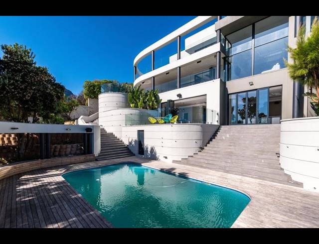 7 BEDROOM HOUSE FOR SALE IN LLANDUDNO